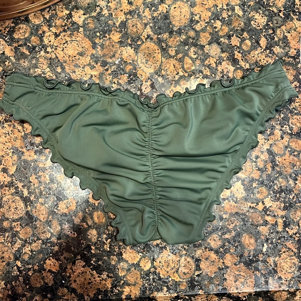 ⚜️ Ruffle Cheeky Bikini Bottom (only) from Shade & Shore™ sz XS - Picture 4 of 5